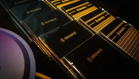 Binance з 28 вересня припиняє операції з гривнею: залишки конвертують у USDT за курсом 46,5