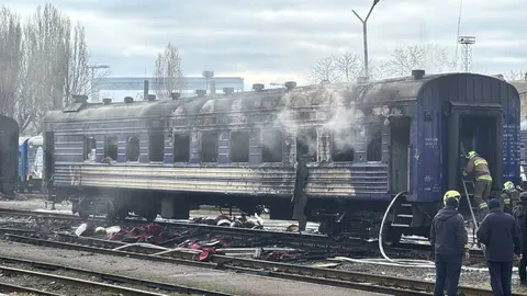 Удар дрона по потягу на Миколаївщині: пасажири не постраждали