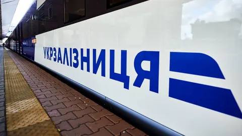 Затримки поїздів через Дніпропетровщину: до 10 годин і змінені маршрути