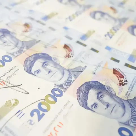В Україні в обіг офіційно ввели банкноту 2000 гривень із Стусом