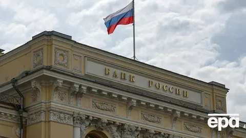 Росія розпродає золото: резерви впали до мінімуму за шість років