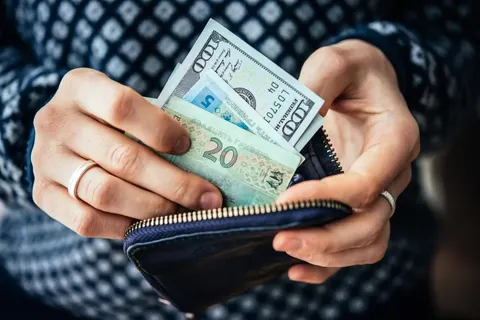 Курс долара до 20 вересня: коридор 44,4–44,8 грн, але ціни зростуть на 5–10%