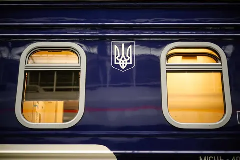 Затримки потягів сягають 16 годин: найдовше чекають пасажири з Миколаєва