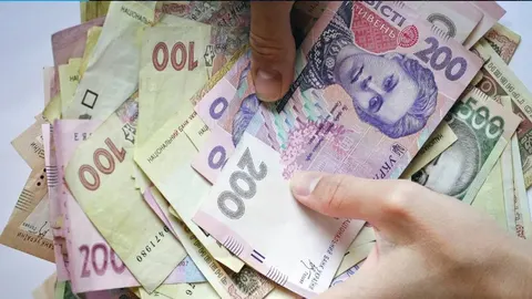 Скільки готівки безпечно тримати вдома: поради фінансистів