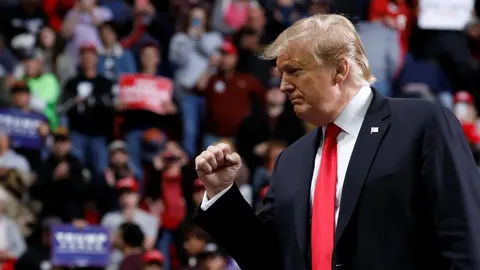 Трамп обіцяє по $5 000 кожному американцю: ціна питання — понад $1 трильйон