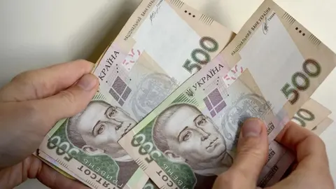 Старі 500-гривневі купюри: чи треба спішити в банк і що з депозитами