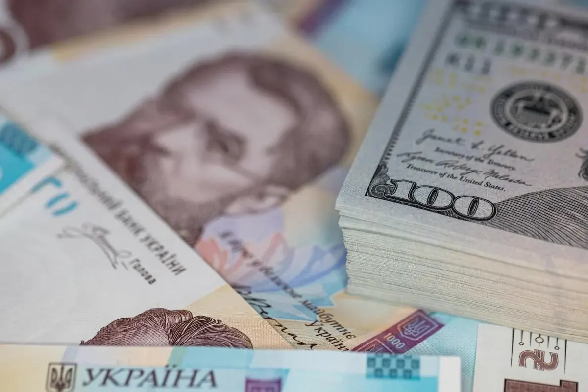 Курс валют 20 вересня: долар — до 45,10 грн, євро — до 52,10 грн