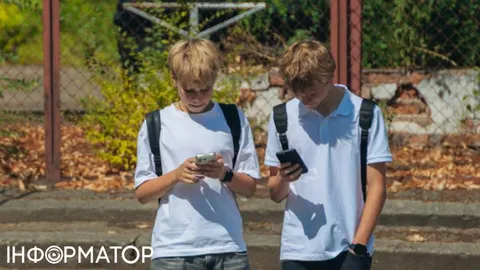 Як вивести гроші з мобільного на картку ПриватБанку: інструкція
