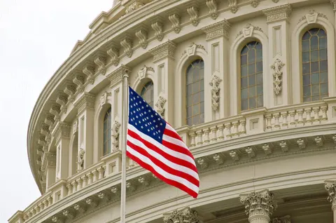 США заблокували активи ВТБ у США: що це змінює для клієнтів банку