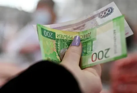 Росіяни за два тижні зняли з банків $3,4 млрд: що це означає для економіки