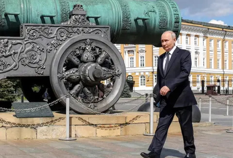 Росія урізала бюджетні видатки на 35%: дефіцит сягнув 8,65 трлн рублів