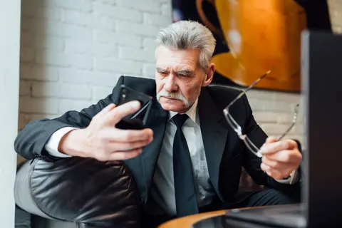 Скільки можна отримати від родичів на картку без зайвих питань