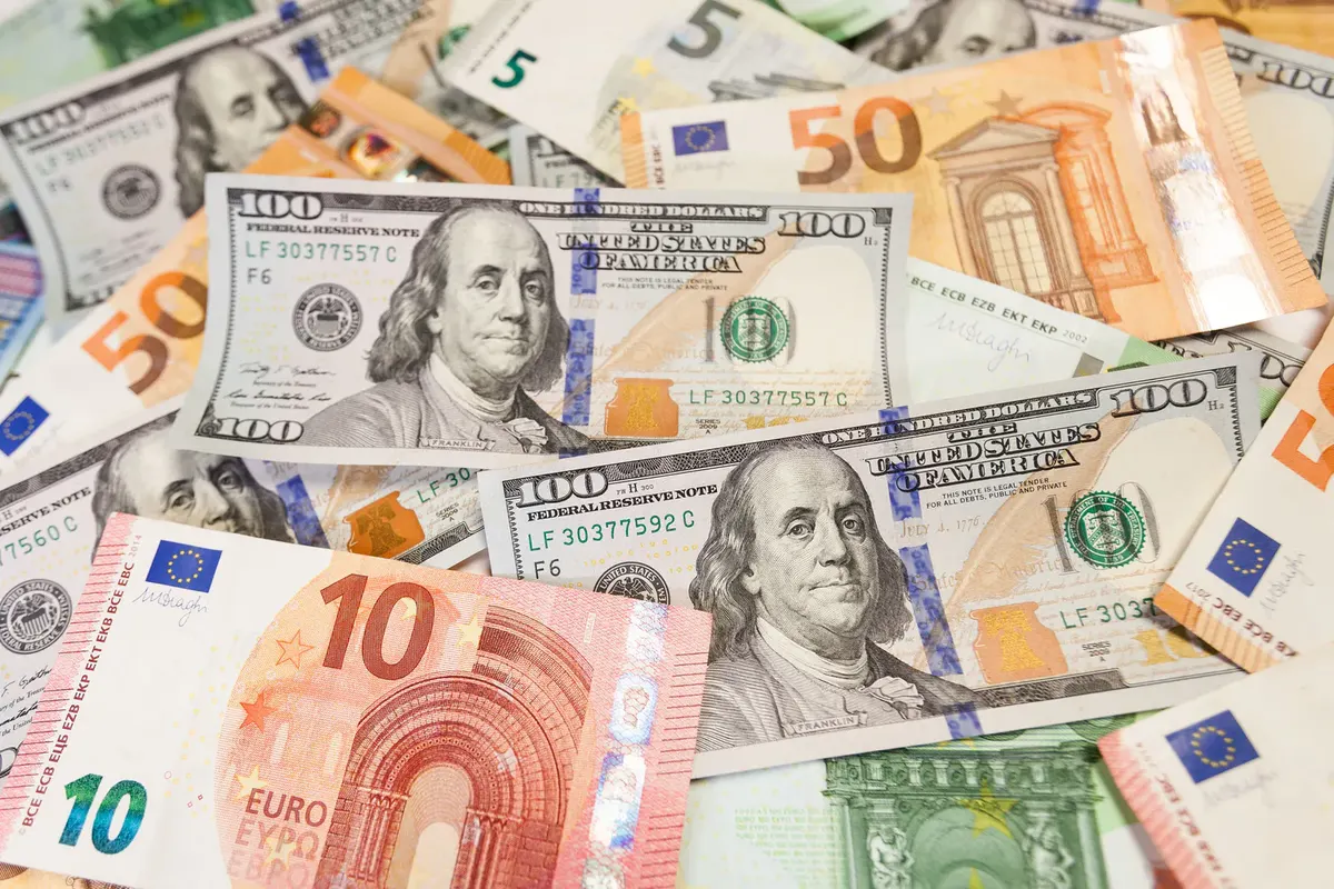 НБУ підняв курс долара до 44,67 грн, євро подешевшав до 51,20 грн