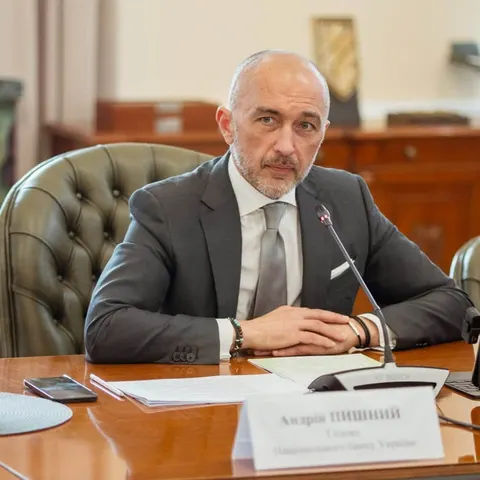 Пишний заперечує рекомендації щодо «Сенс Банку», але знайомство з Веселим не відкидає
