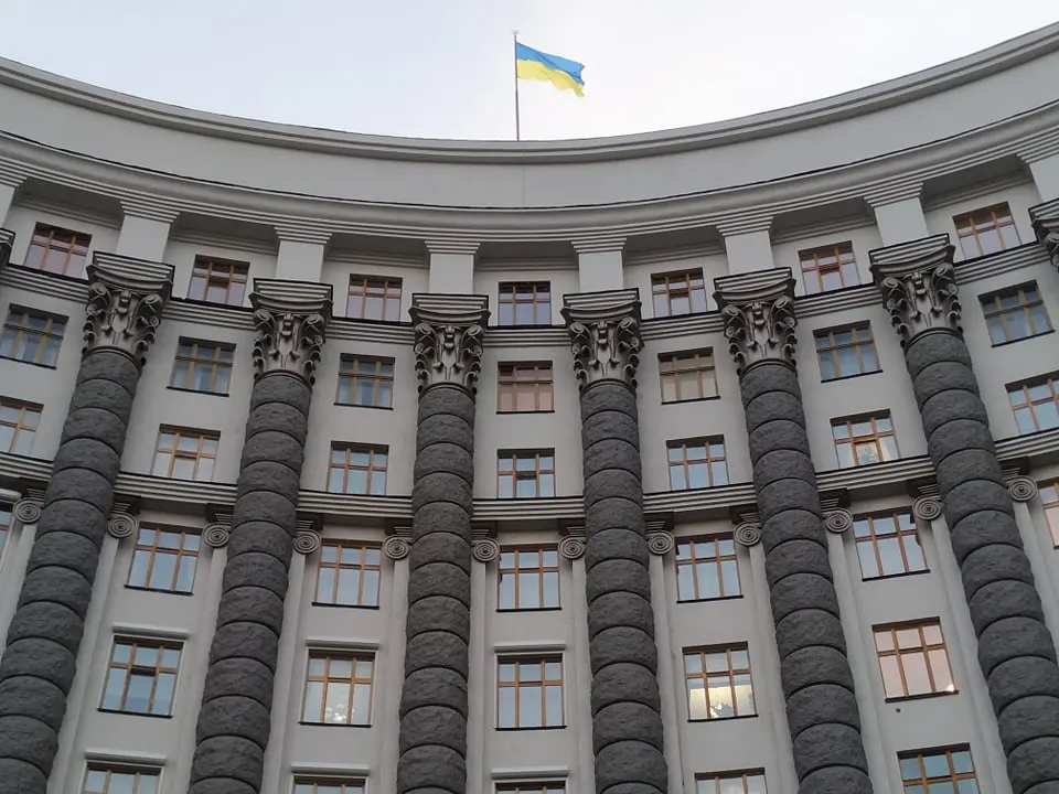 Кабмін схвалив проєкт бюджету-2027: видатки 7,27 трлн, доходи 5,65 трлн