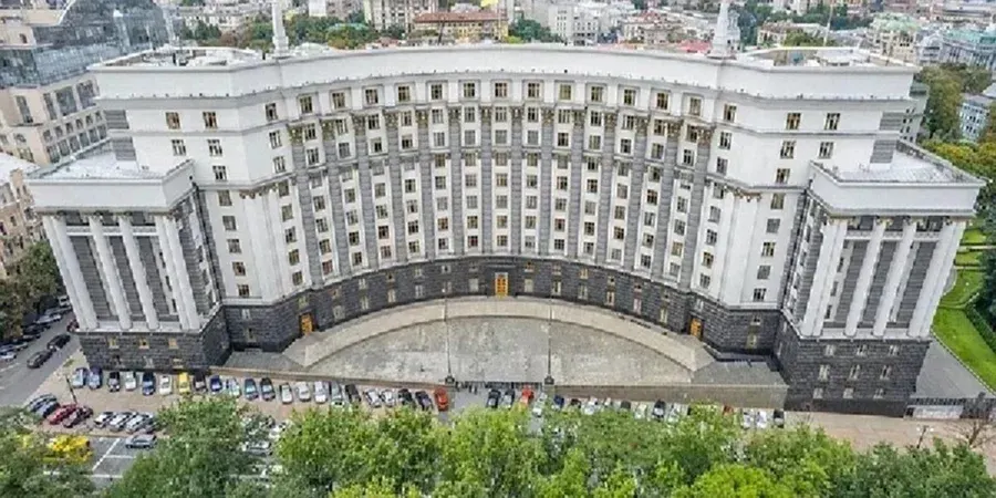 Бюджет-2027: середня зарплата в Україні сягне 34,4 тис. гривень