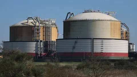 Газові сховища ЄС заповнені лише на 69%: що це означає для цін і гаманців