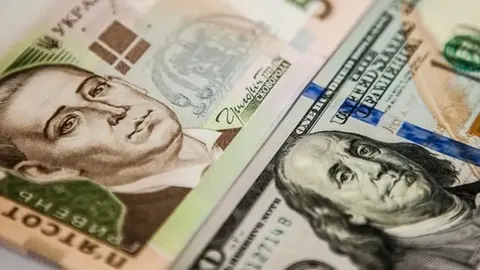 Курс долара до 50 гривень: що це означає для заощаджень українців