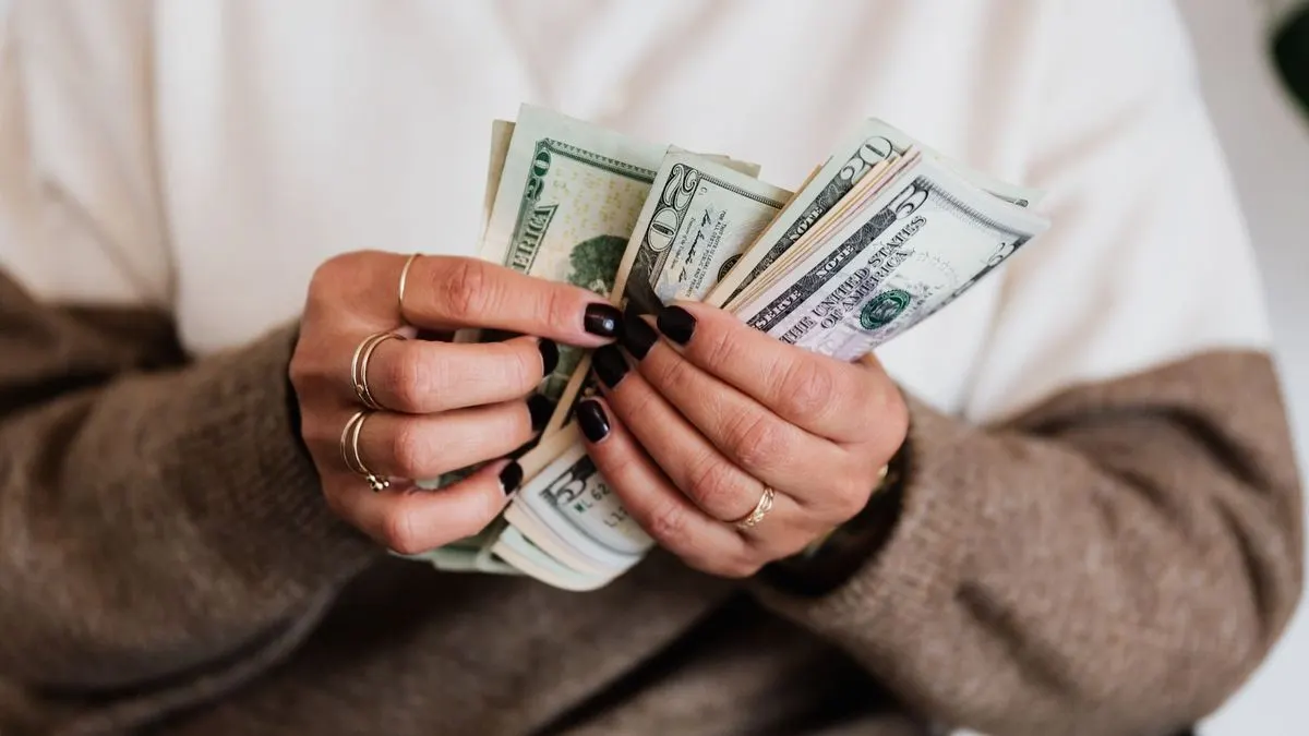 НБУ підняв курс долара до 44,71 гривні: скільки коштуватиме валюта 22 вересня