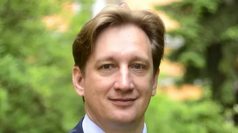 Мінфін відмовив видавцям підручників: маржа залишиться на рівні 5%