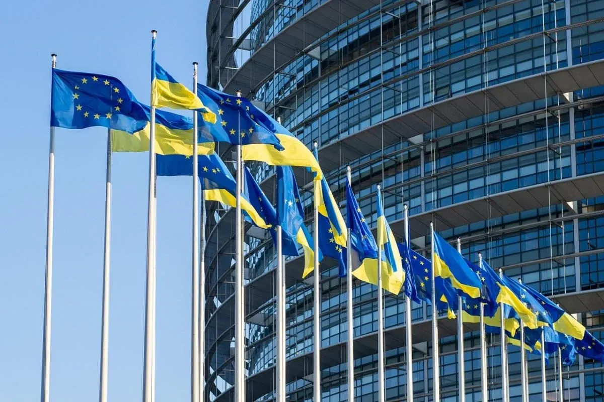 ЄС вимагає реформ в обмін на нові гроші: Україні бракує 26 млрд євро