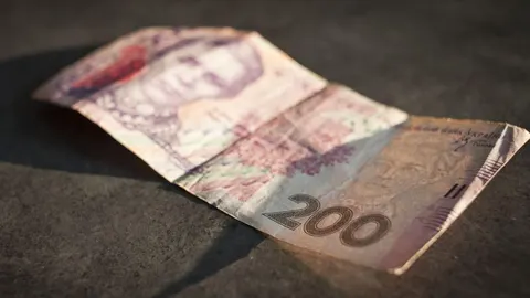 Старі 200 гривень зникають з обігу: що це означає для ваших грошей