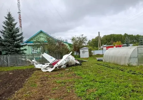 У Татарстані Cessna 172 зачепила телевежу і впала на город: двоє загиблих