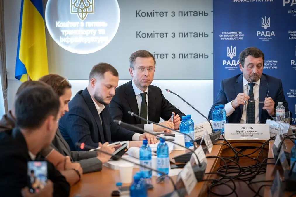 Бюджет-2027: видатки 7,2 трлн, податки 2,8 трлн — де взяти решту