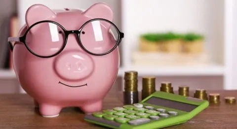 Готівкова гривня на руках у населення зросла до 924,84 млрд — на 11,8% за рік